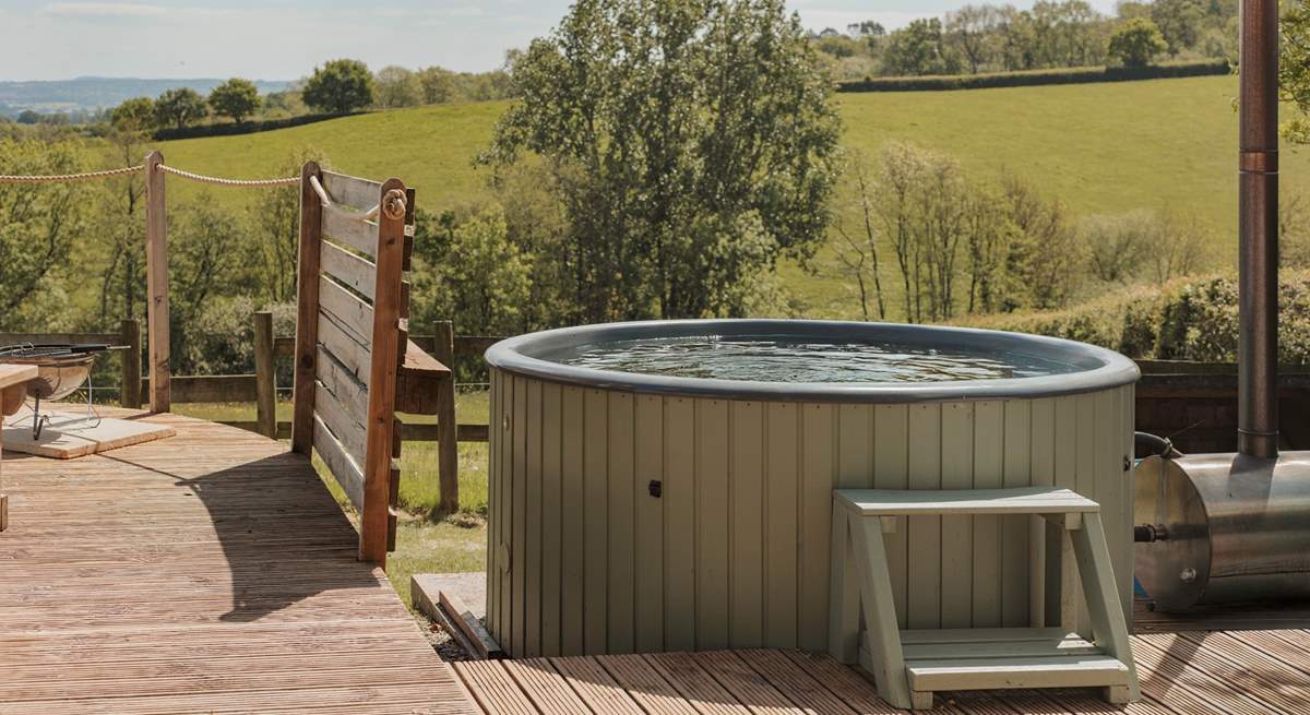 The heavenly hot tub turns daydreams into reality.
