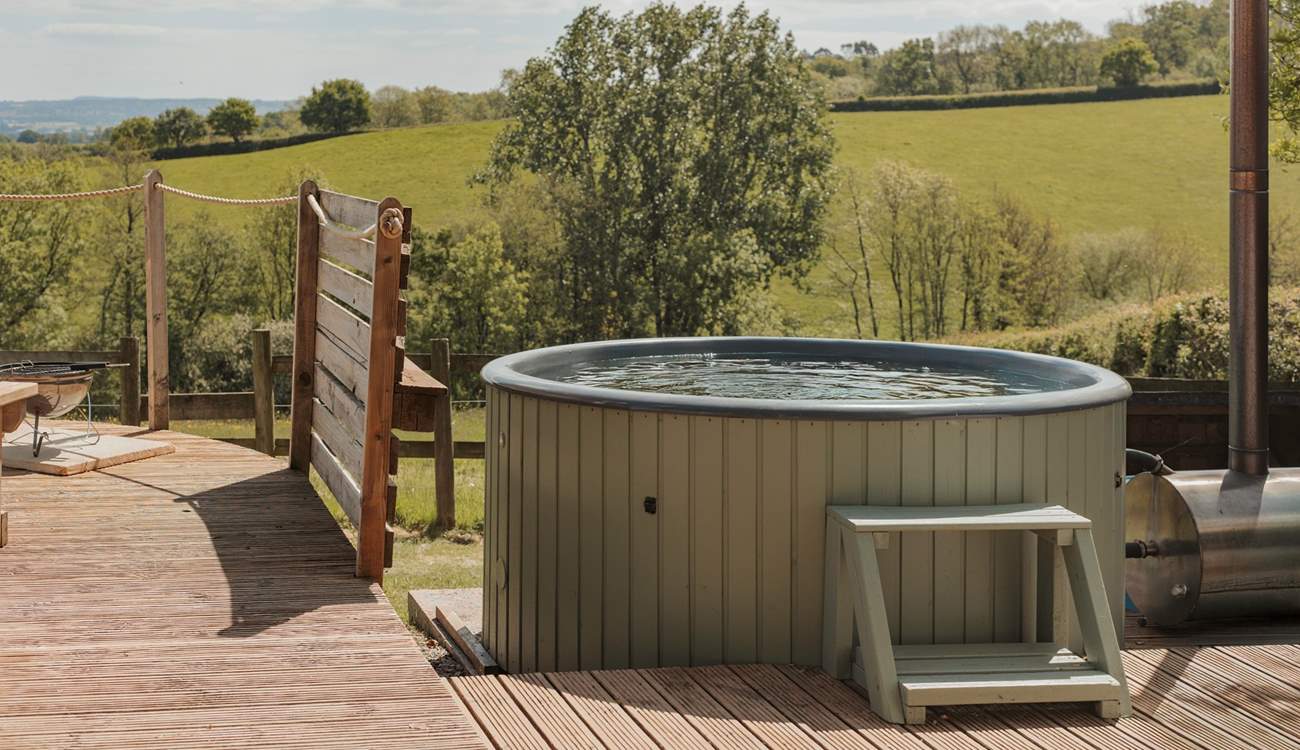 The heavenly hot tub turns daydreams into reality.