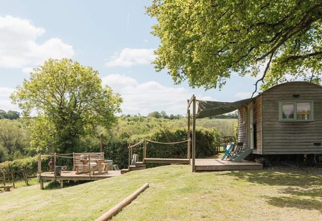 Perched in the rolling countryside, Shepherd's Oak boasts idyllic views of rural green pastures and gentle hills.