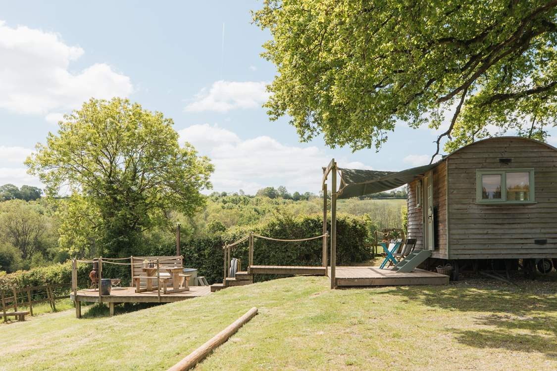 Perched in the rolling countryside, Shepherd's Oak boasts idyllic views of rural green pastures and gentle hills.
