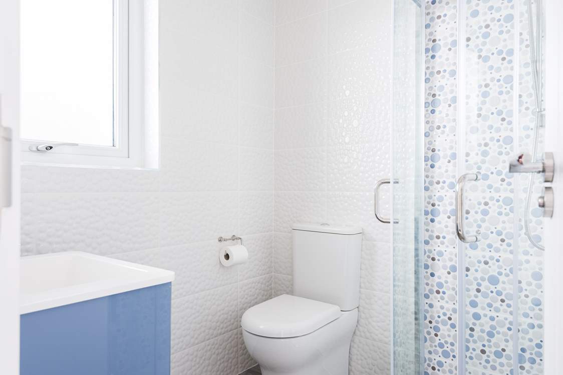The upstairs shower-room.