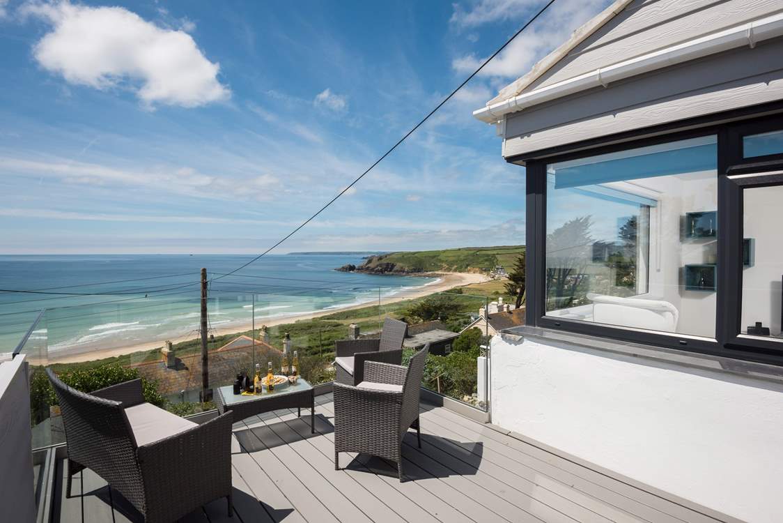 Welcome to Pandora where magnificent sea views surround you.