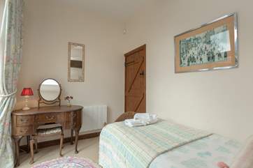 Another view of the single bedroom.