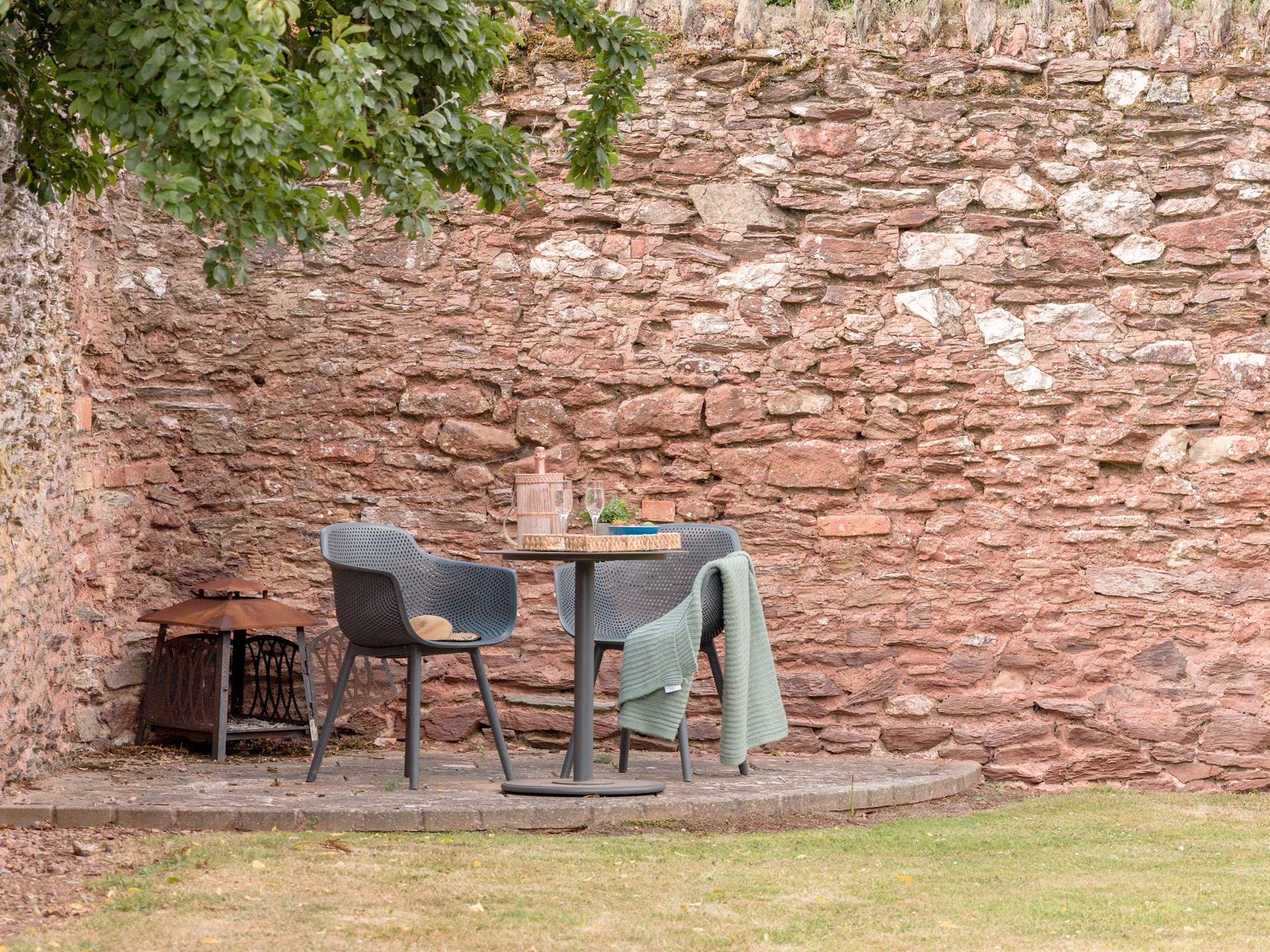 Sitt and take a moment..