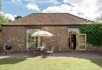 Orchard Barn is a detached barn conversion in the fringes of the Quantock Hills with the most stunning grounds and gardens