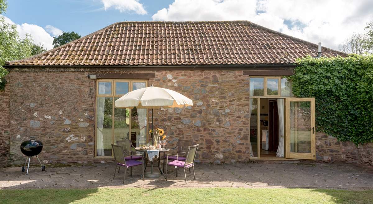 Orchard Barn is a detached barn conversion in the fringes of the Quantock Hills with the most stunning grounds and gardens