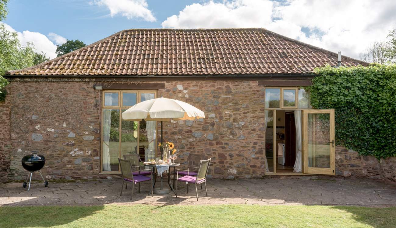 Orchard Barn is a detached barn conversion in the fringes of the Quantock Hills with the most stunning grounds and gardens