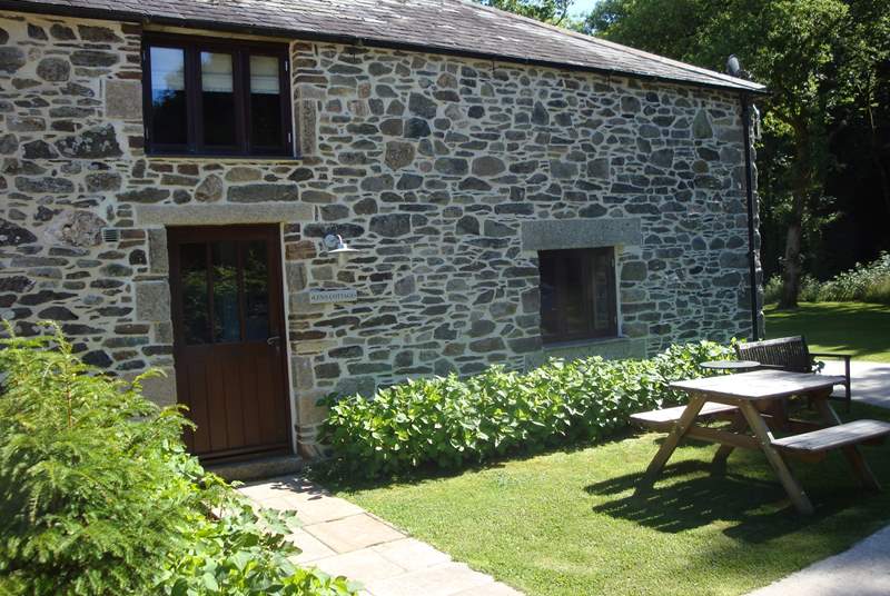 Welcome!
Lena is such a beautiful cottage and offers this wonderful little suntrap, so sit back and prepare to be truly spoilt by the extremely special surroundings.