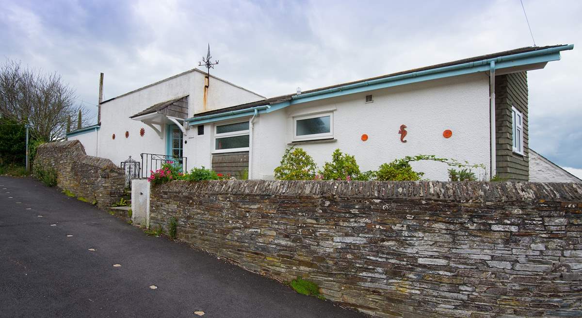 Mimosa Cottage, accessed by just a couple of steps.