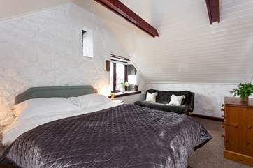 The master bedroom has plently of space.