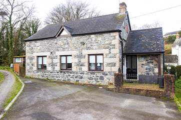 The Old Stone Workshop is a detached cottage rich in history.