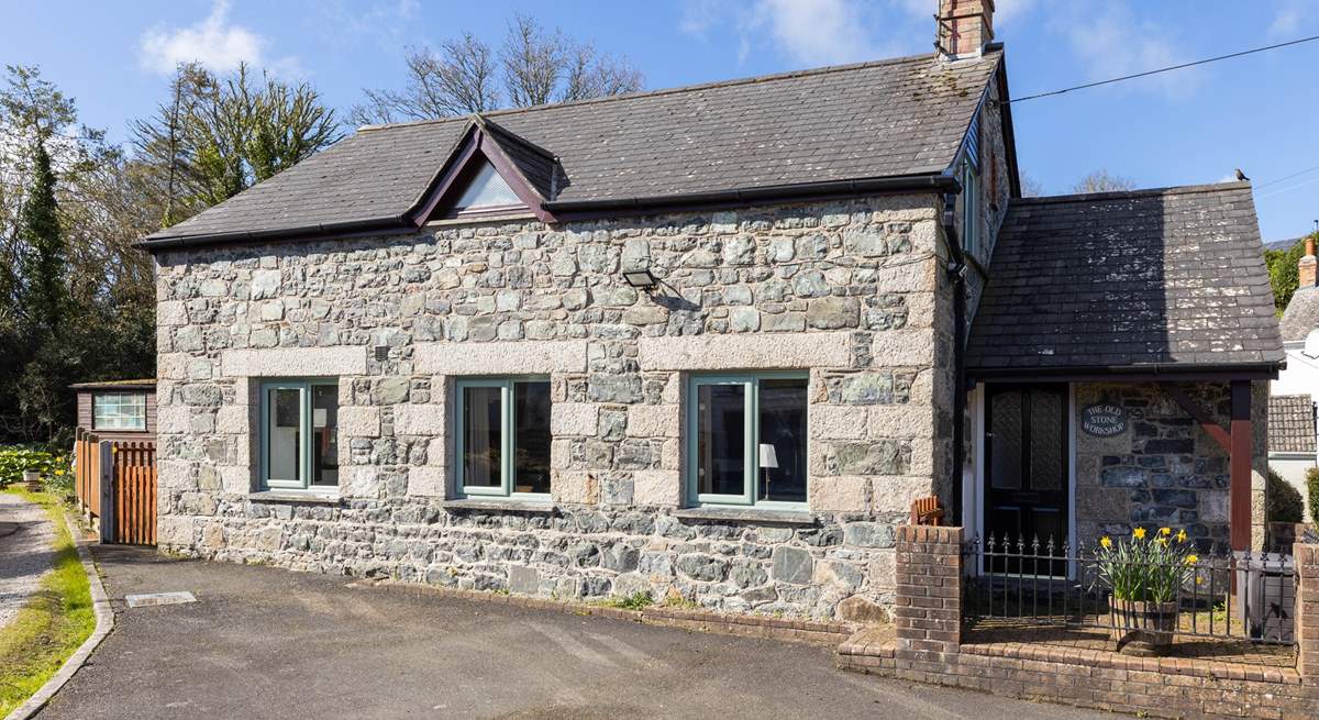 A quaint, cosy detached cottage.