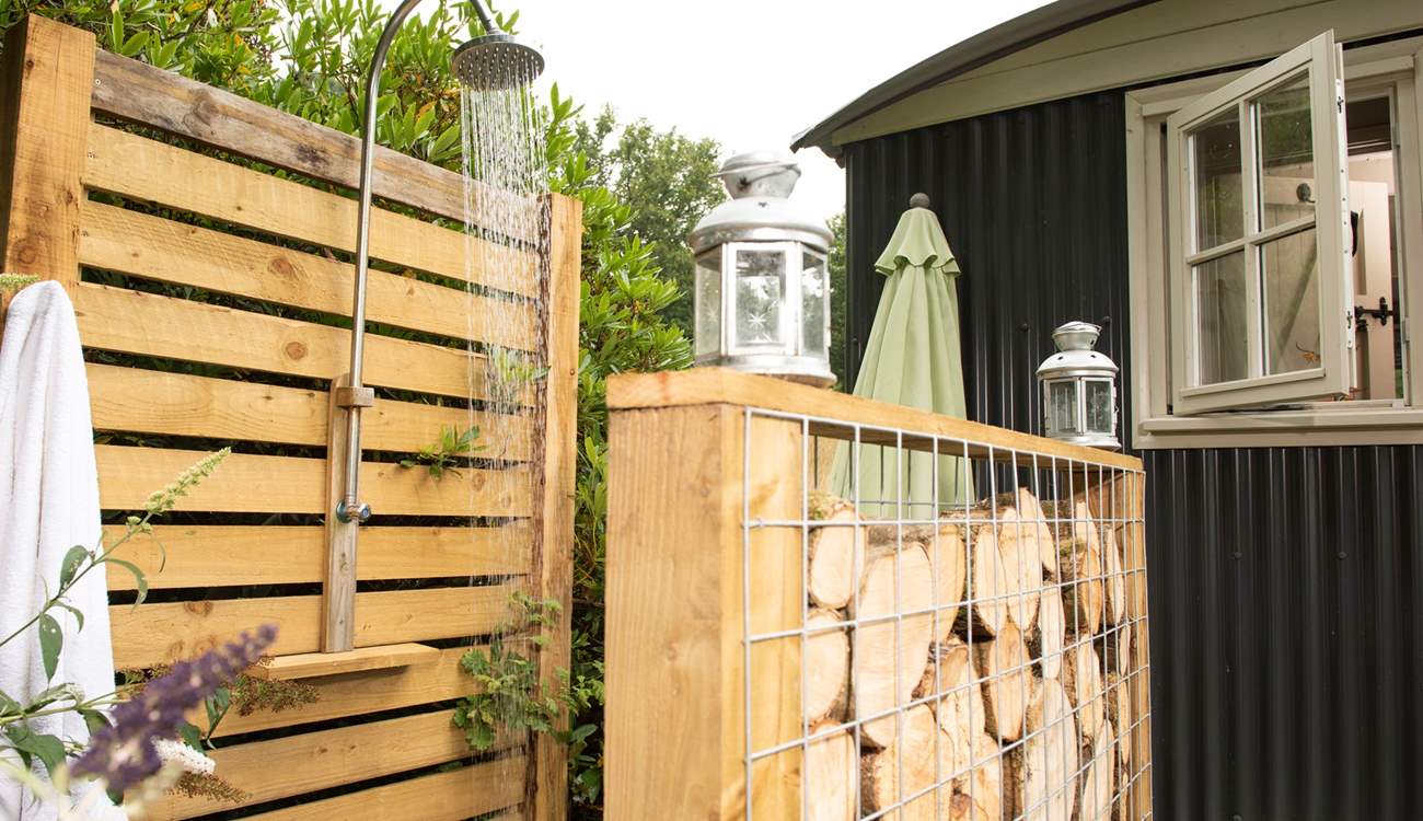 You also have the option to shower alfresco. (The outside shower is fed by a natural spring). 