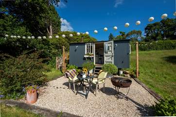 Cook up a scrummy supper on the fire-pit barbecue.
