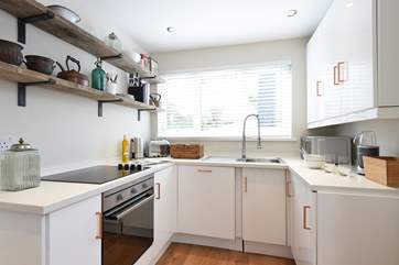 The well-equipped kitchen.