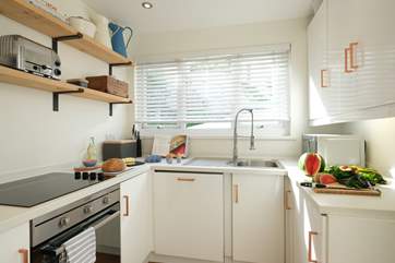 The well-equipped kitchen.