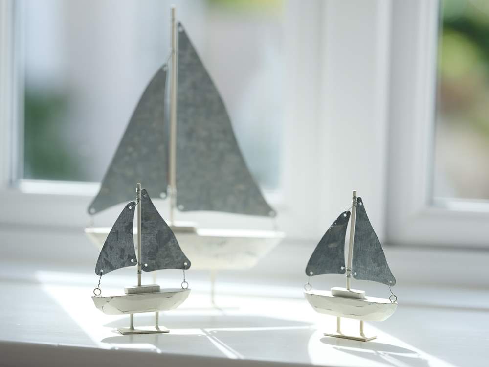 Some lovely seaside accessories.