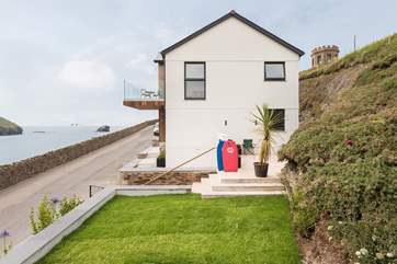 The raised garden also has those fabulous views. (new photos to follow)