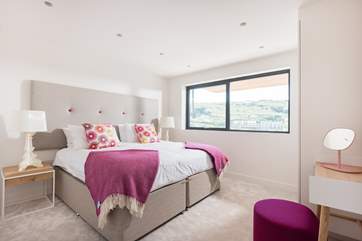 This gorgeous bedroom has a super-king 6ft double bed which can also be made up as two 3ft full size single beds. (there are now blinds at the windows)