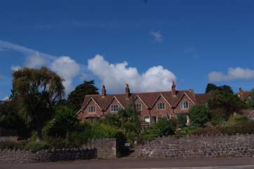 The cottages are set back from the road by their long front gardens. No 1 has a garden to its side but all the cottages can use the path from Quay Street.