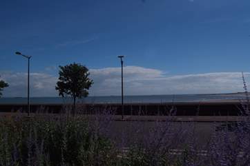 The Esplanade takes you all the way to the old Quay to the left and to the town and the beaches to the right.