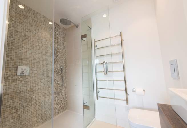 The master bedroom en suite shower-room with large cubicle for maximum shower enjoyment.