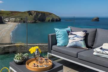 Imagine sitting here for breakfast, brunch, lunch, dinner...