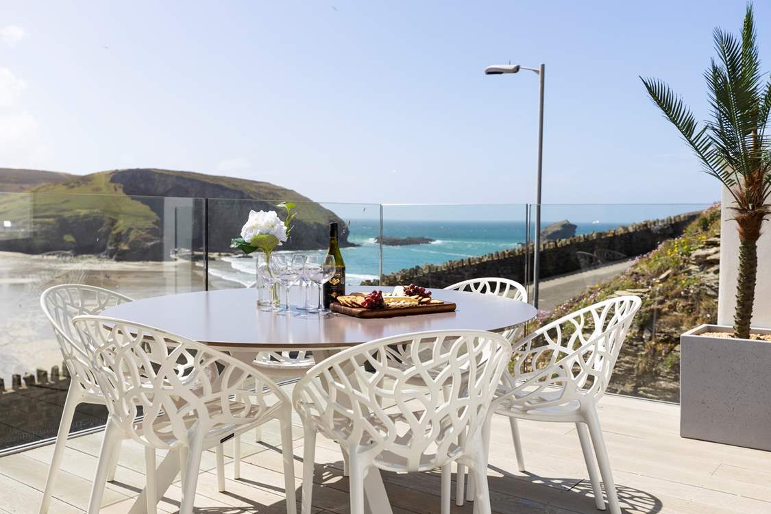 What a gorgeous spot to soak up a few rays.