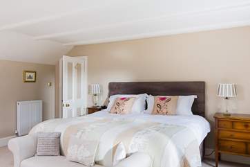 Bedroom 5 has 'zip and link' beds (6' super-king double or 3' singles).