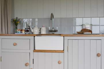 Plenty of room for you to rustle up a scrumptious supper.