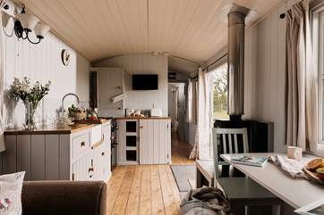 An idyllic family getaway to the countryside.