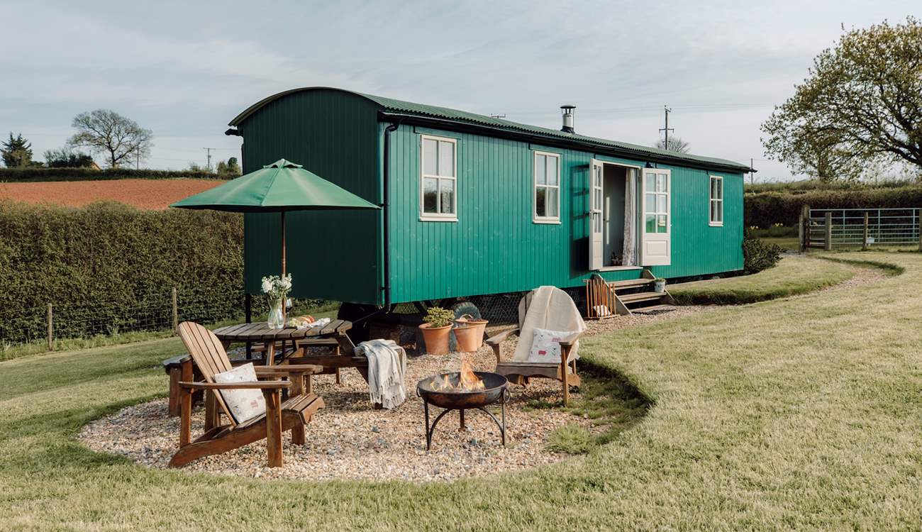 Welcome to your eco-chic hideaway in the heart of Devon. 