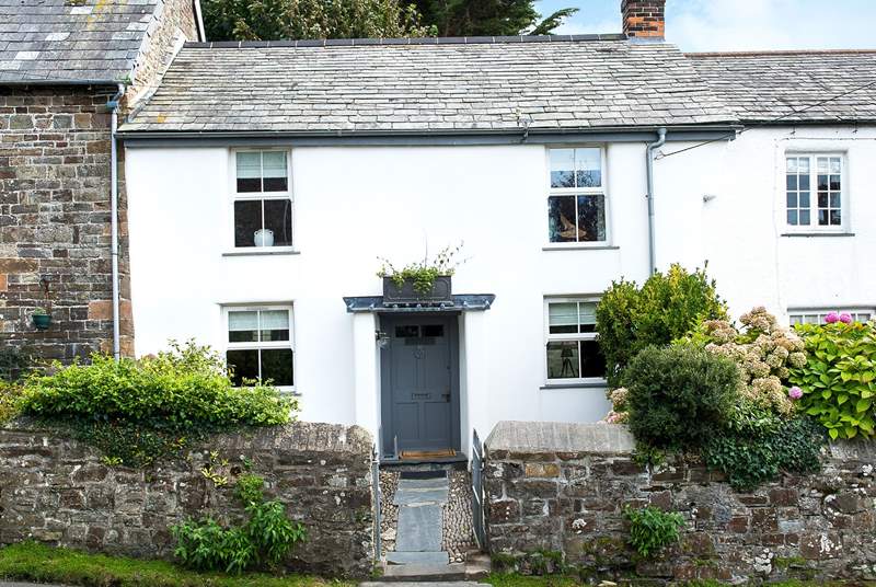 This gorgeous 17th Century cottage nestles in the heart of the village.