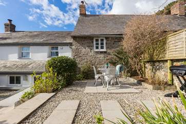 Why not fire up the barbecue and enjoy some meals al fresco style.