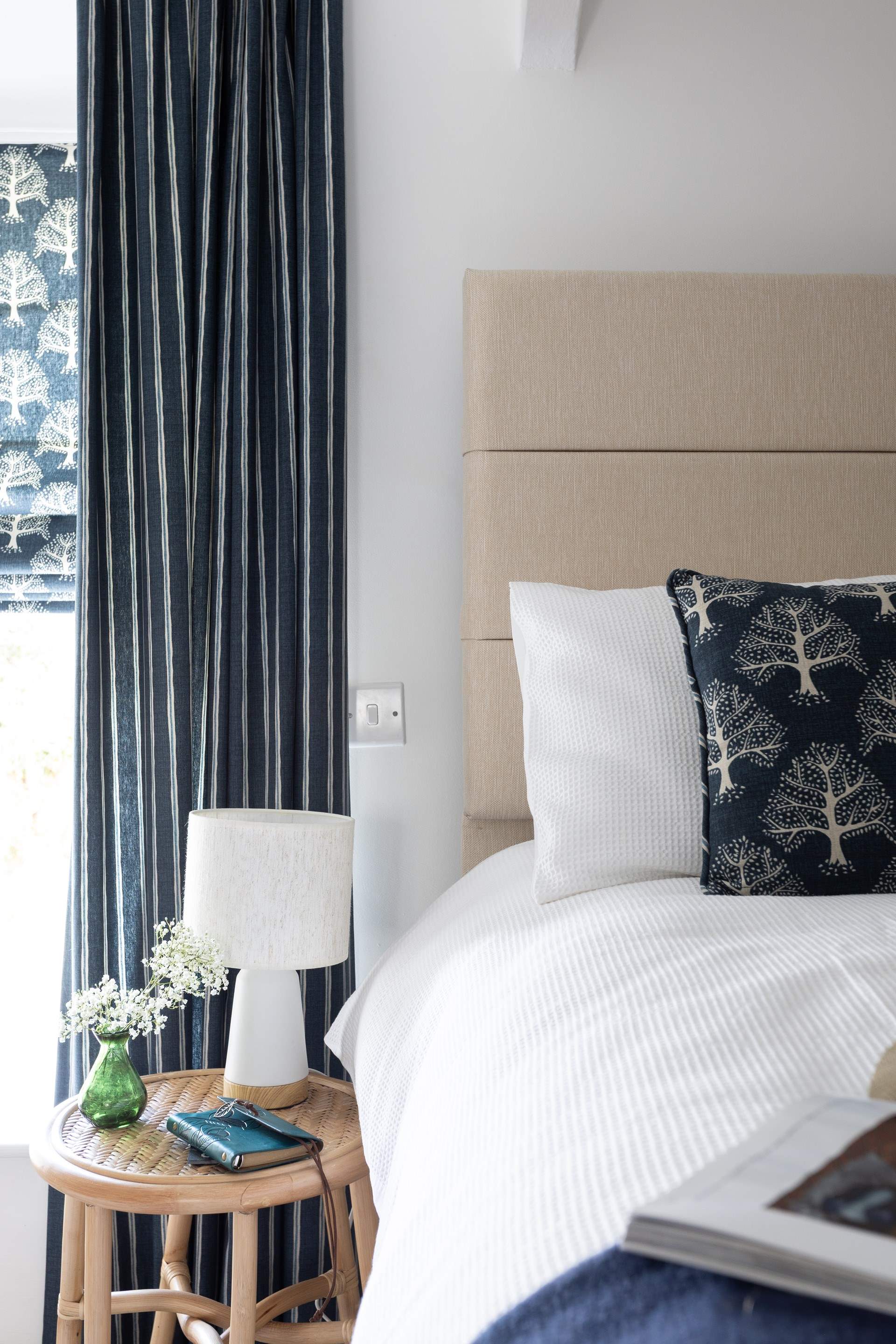 Stylish layering creates a gorgeous first impression.