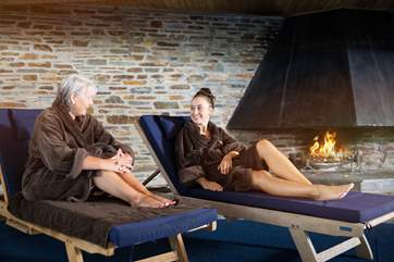 Relax by the pool in your complimentary robes, there is also an sauna and outdoor hot tub!