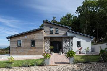 The front of this lovely contemporary house.