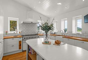 What a stunning kitchen!