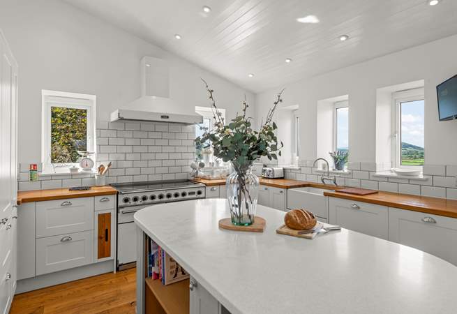 What a stunning kitchen!