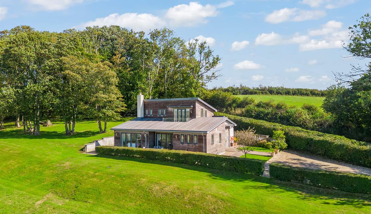 This is a gorgeous house.