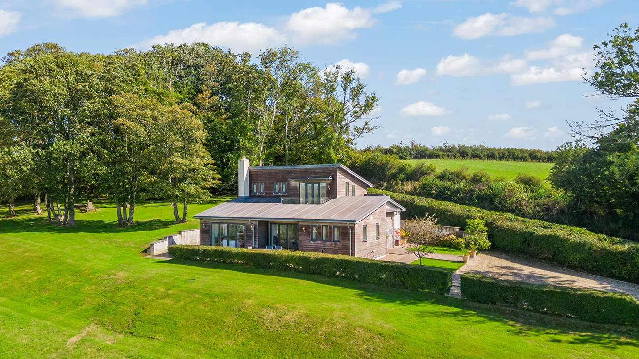 This is a gorgeous house.