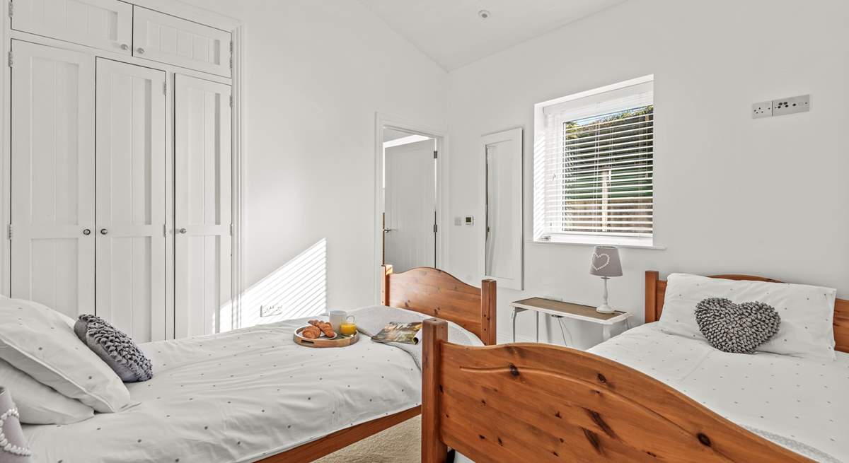 Bedroom 2 on the ground floor has twin beds....