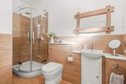 and an en suite shower-room.