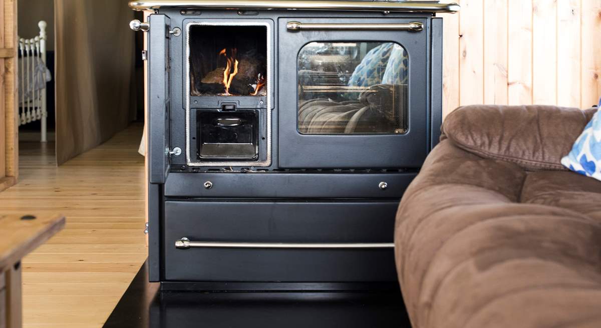 The wood-fired range doubles up as your cooking appliance whilst also keeping you cosy on cooler evenings. 