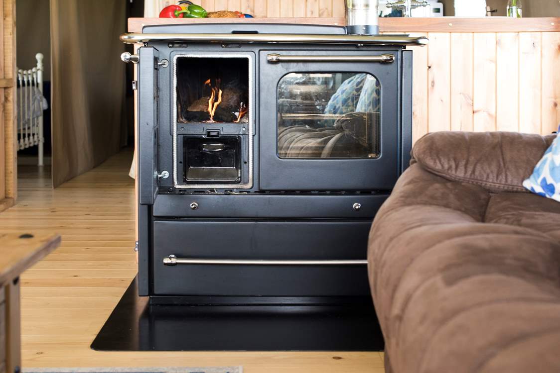 The wood-fired range doubles up as your cooking appliance whilst also keeping you cosy on cooler evenings.