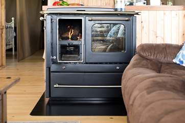 The wood-fired range doubles up as your cooking appliance whilst also keeping you cosy on cooler evenings.