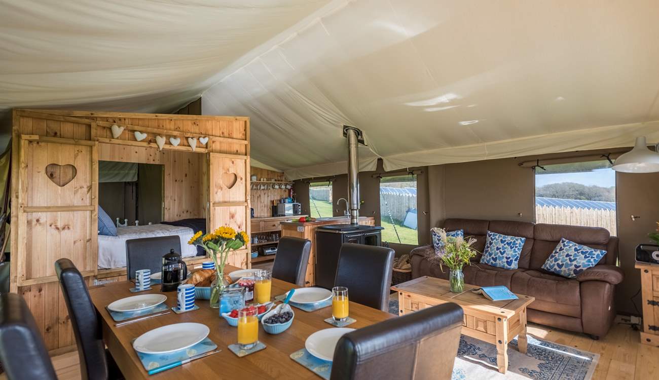 Take a seat at the table and enjoy a laid-back brunch before a day of adventures!