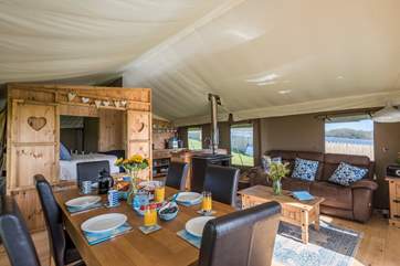 Take a seat at the table and enjoy a laid-back brunch before a day of adventures!