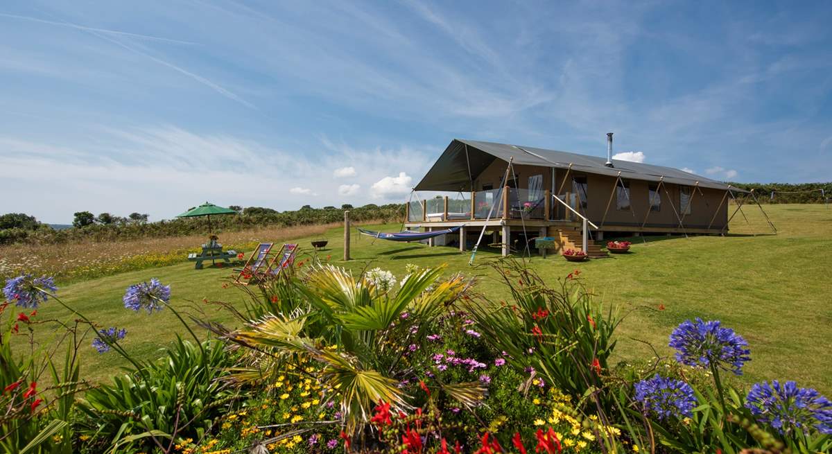 The pretty colourful flowers add to the charm of this wonderful setting.