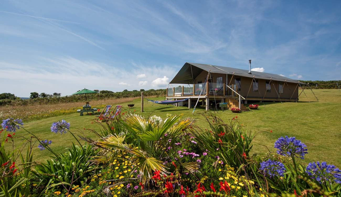 The pretty colourful flowers add to the charm of this wonderful setting.